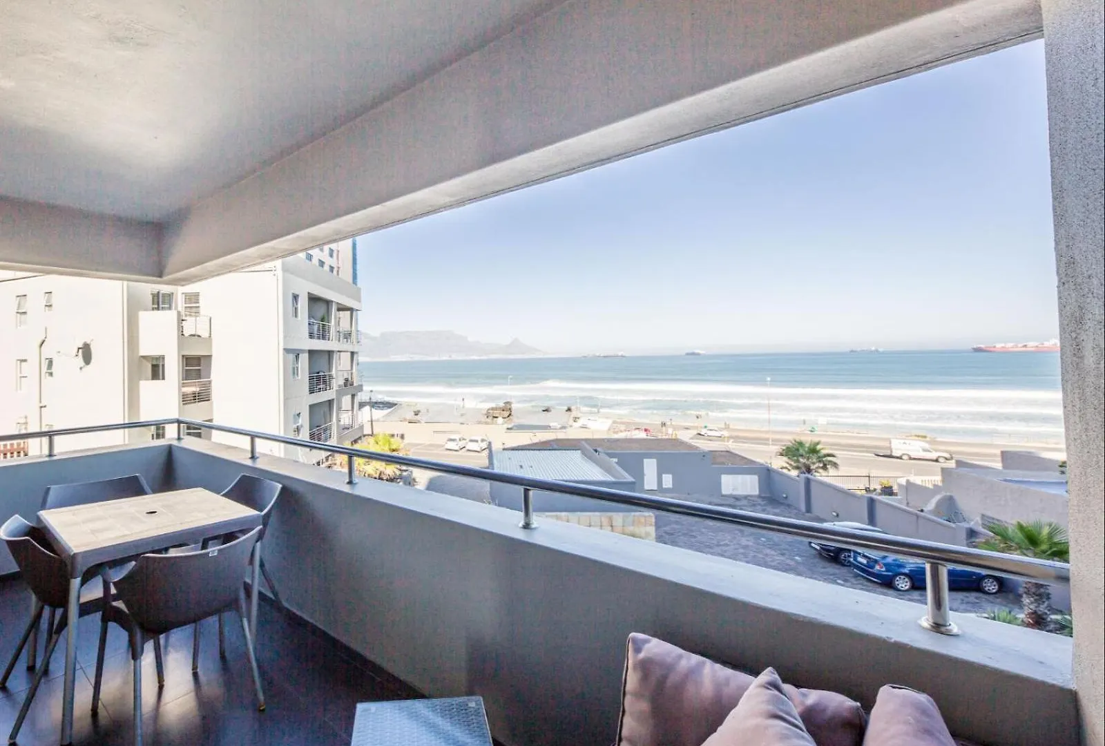 Infinity Self Catering Apartments Bloubergstrand