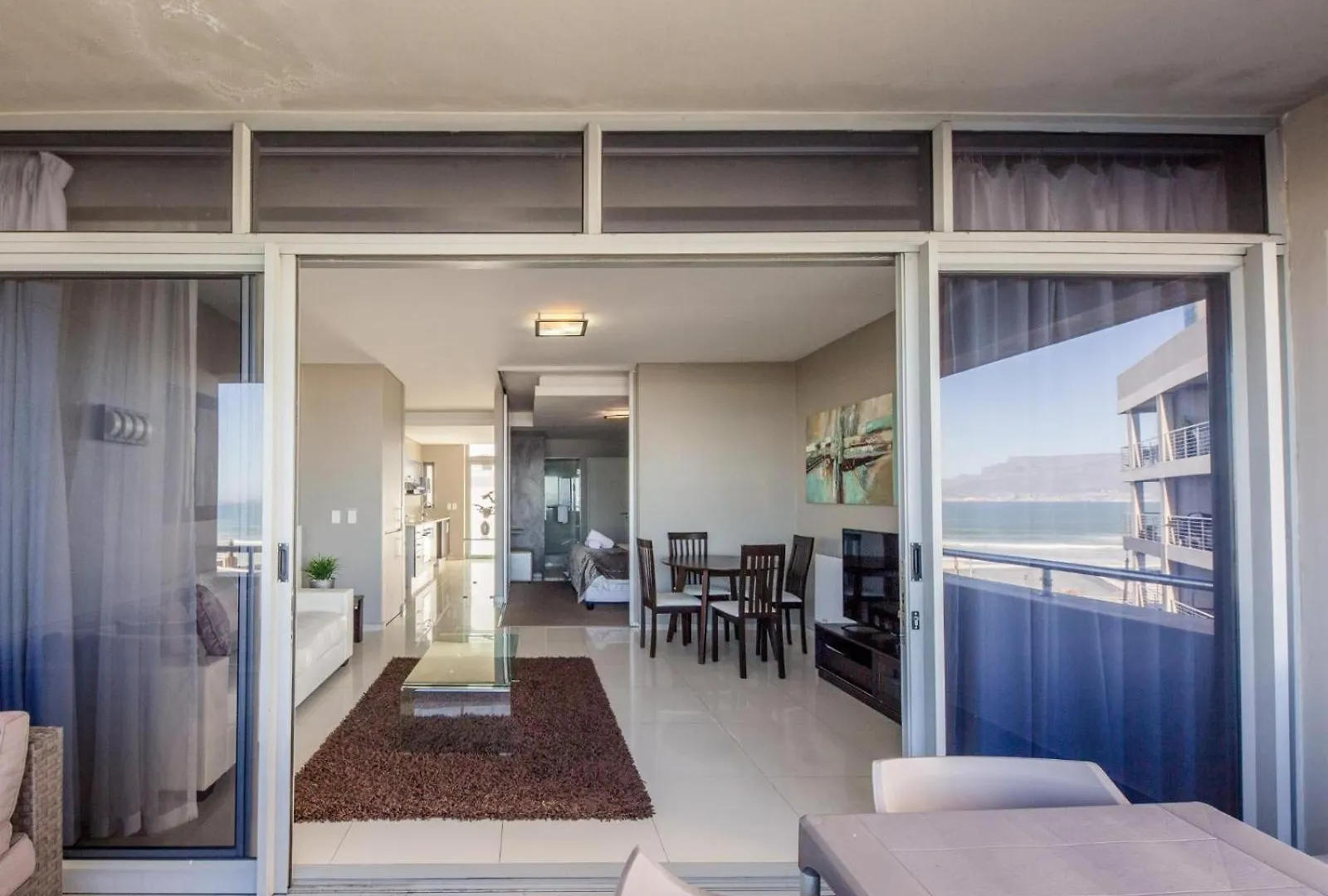 Infinity Self Catering Apartments Bloubergstrand