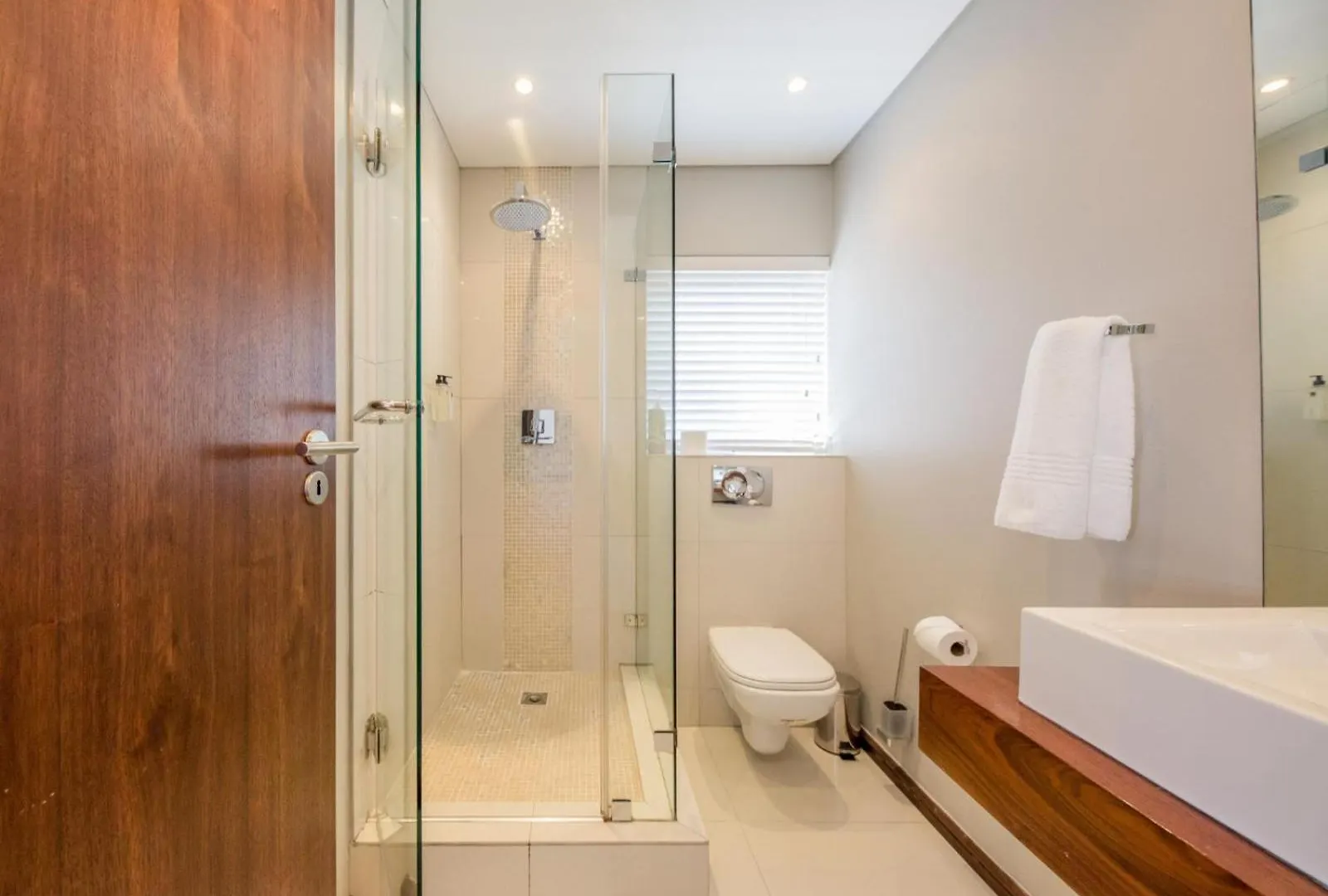 Infinity Self Catering Apartments Bloubergstrand 0*,
