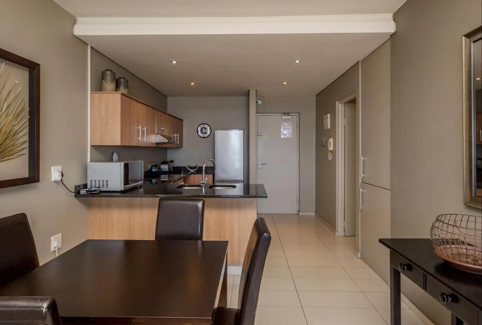 Infinity Self Catering Apartments Bloubergstrand