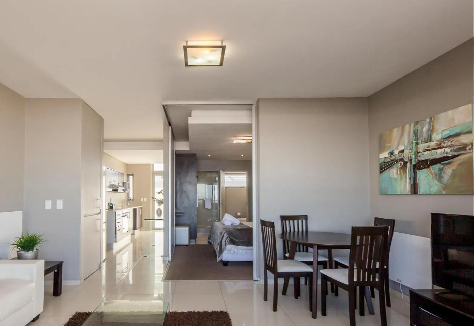 Infinity Self Catering Apartments Bloubergstrand