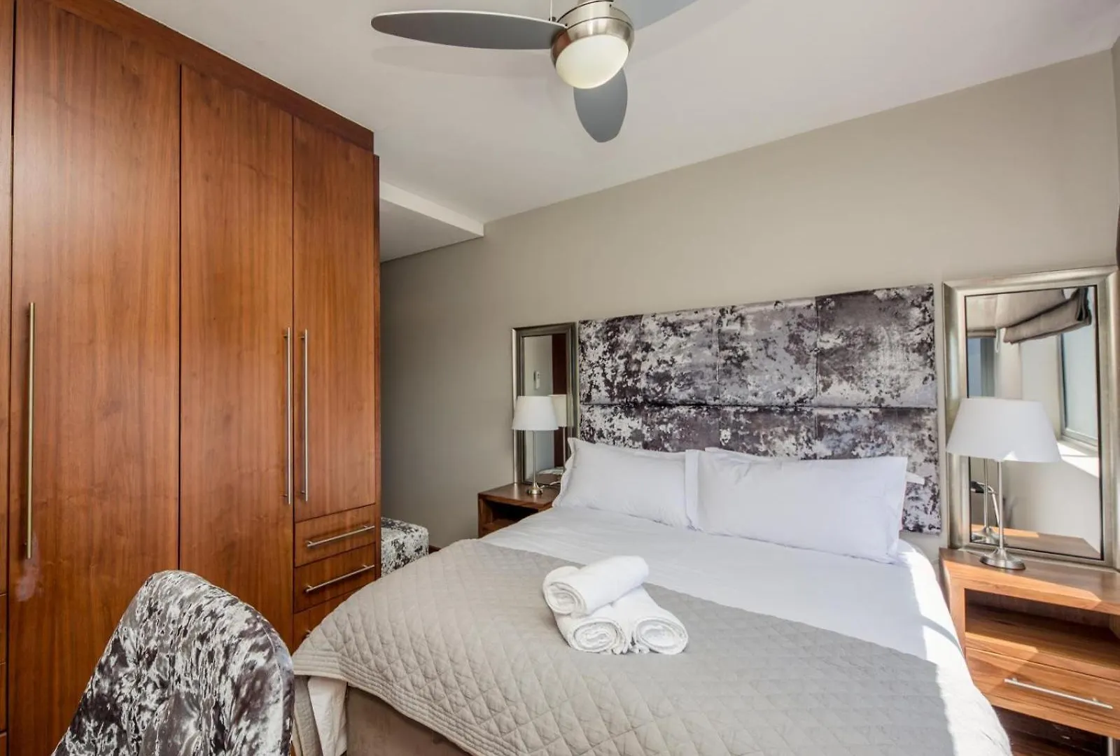 Infinity Self Catering Apartments Bloubergstrand 0*,  Güney Afrika