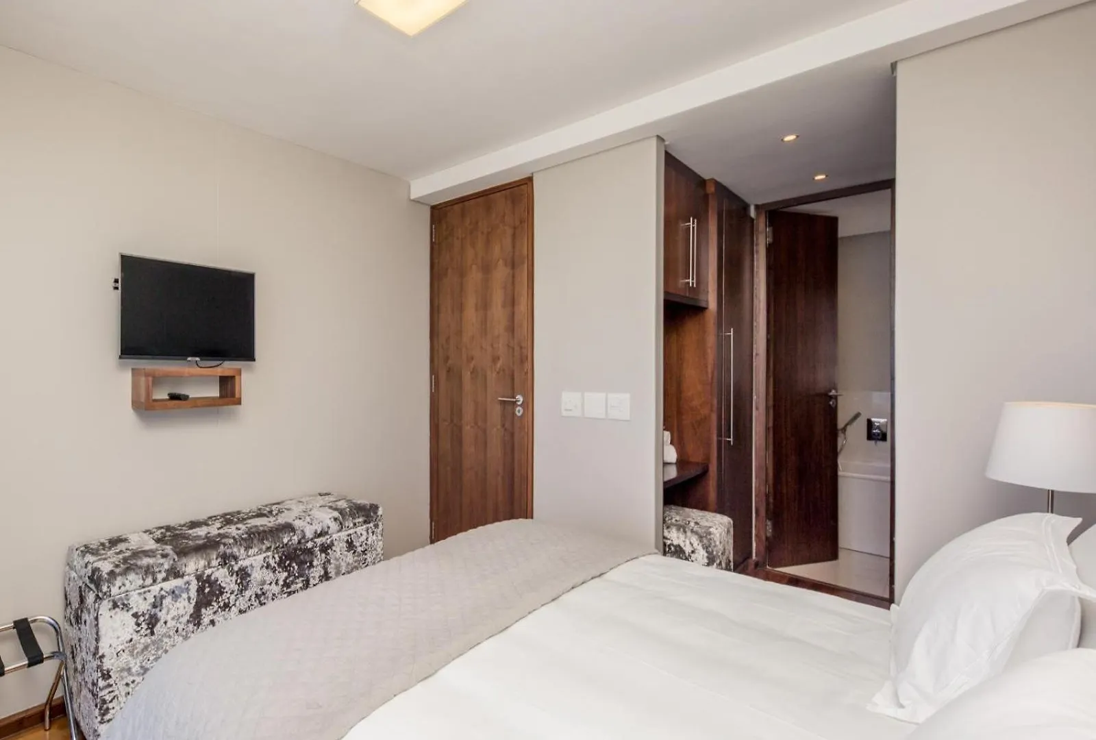 Infinity Self Catering Apartments Bloubergstrand