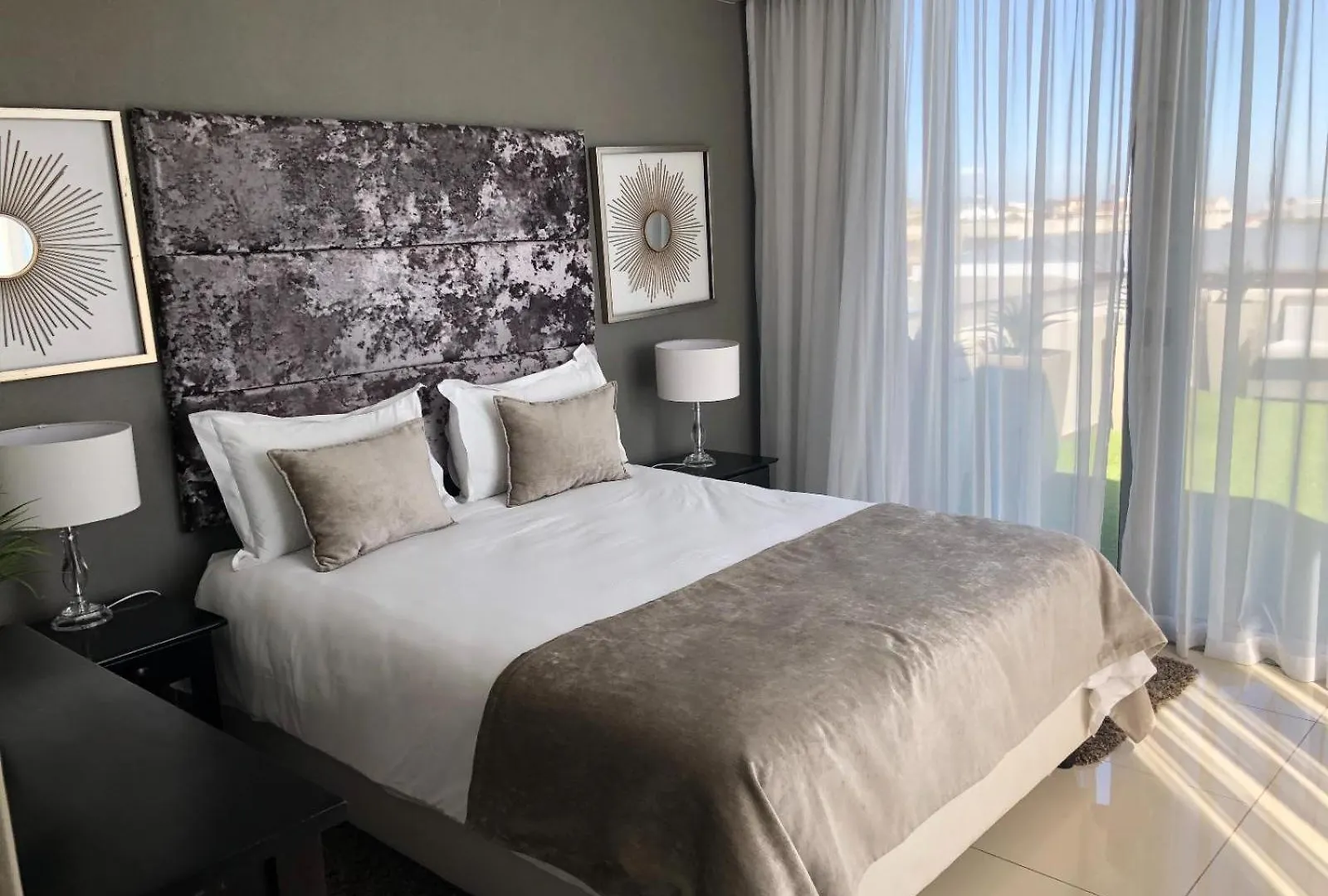 Infinity Self Catering Apartments Bloubergstrand 0*,
