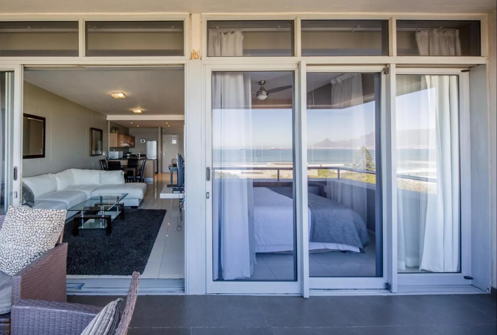 Infinity Self Catering Apartments Bloubergstrand