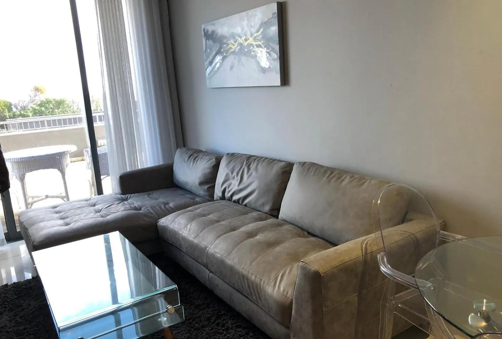 Infinity Self Catering Apartments Bloubergstrand