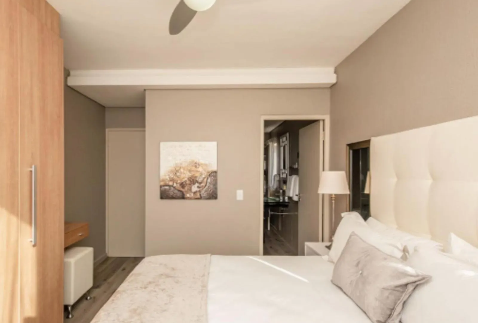 Infinity Self Catering Apartments Bloubergstrand