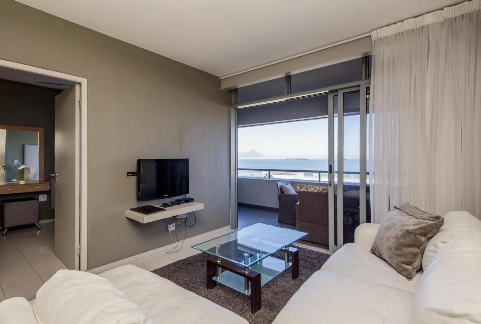 Infinity Self Catering Apartments Bloubergstrand