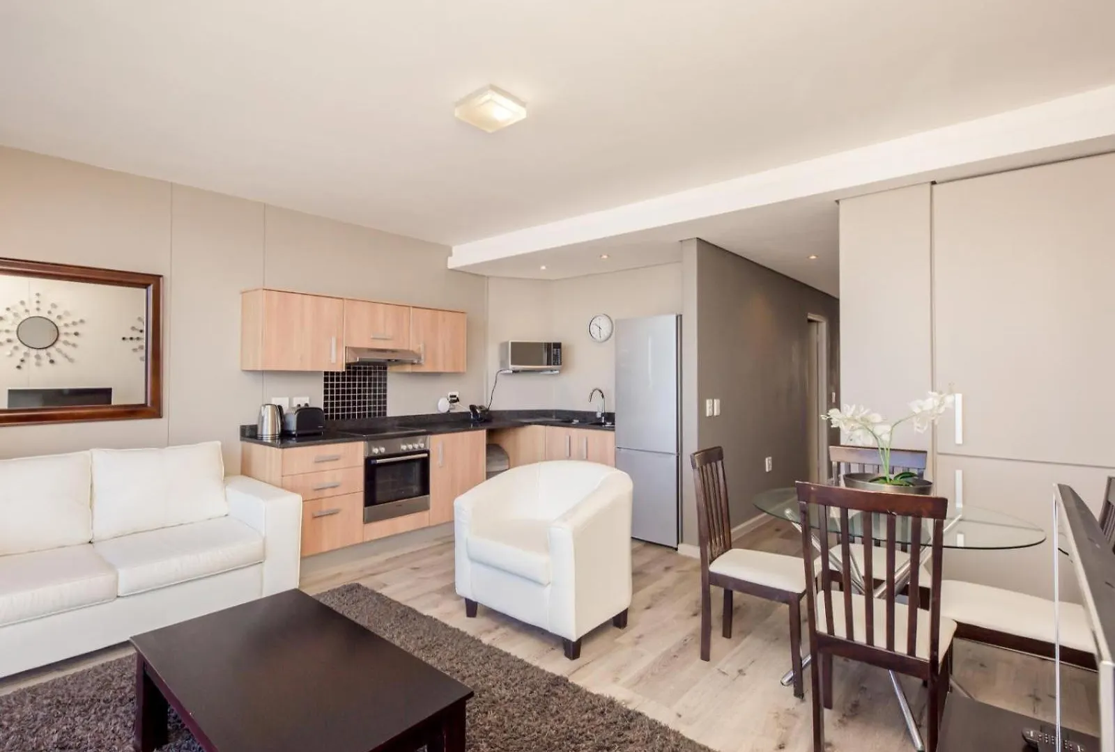 Infinity Self Catering Apartments Bloubergstrand 0*,