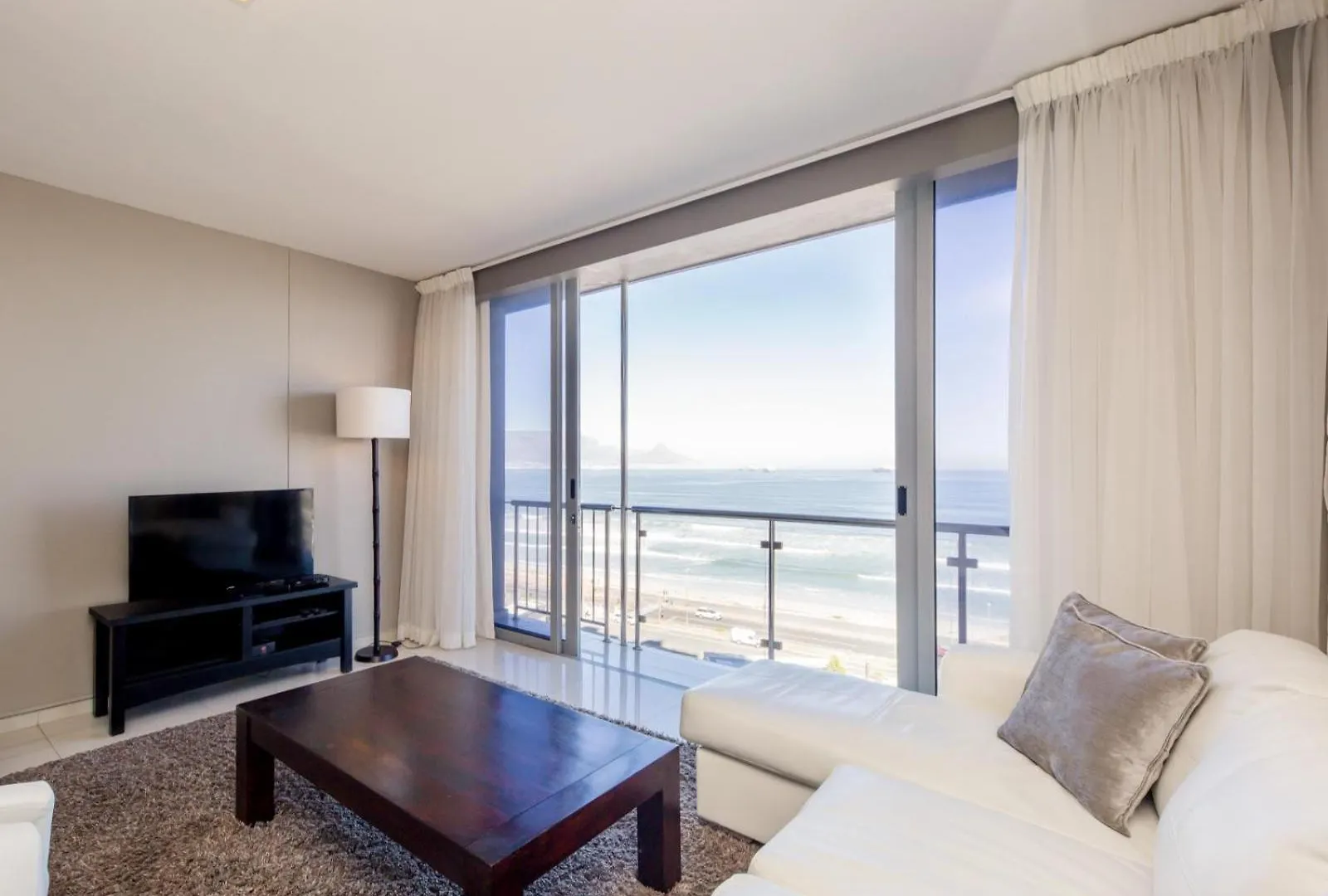 Infinity Self Catering Apartments Bloubergstrand 0*,  Güney Afrika