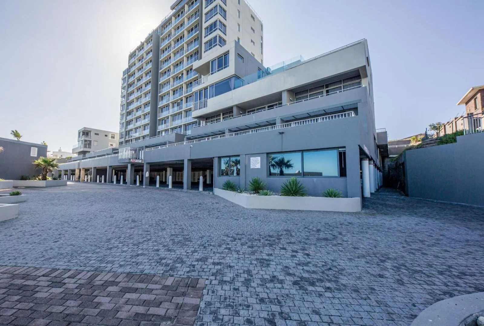 Infinity Self Catering Apartments Bloubergstrand